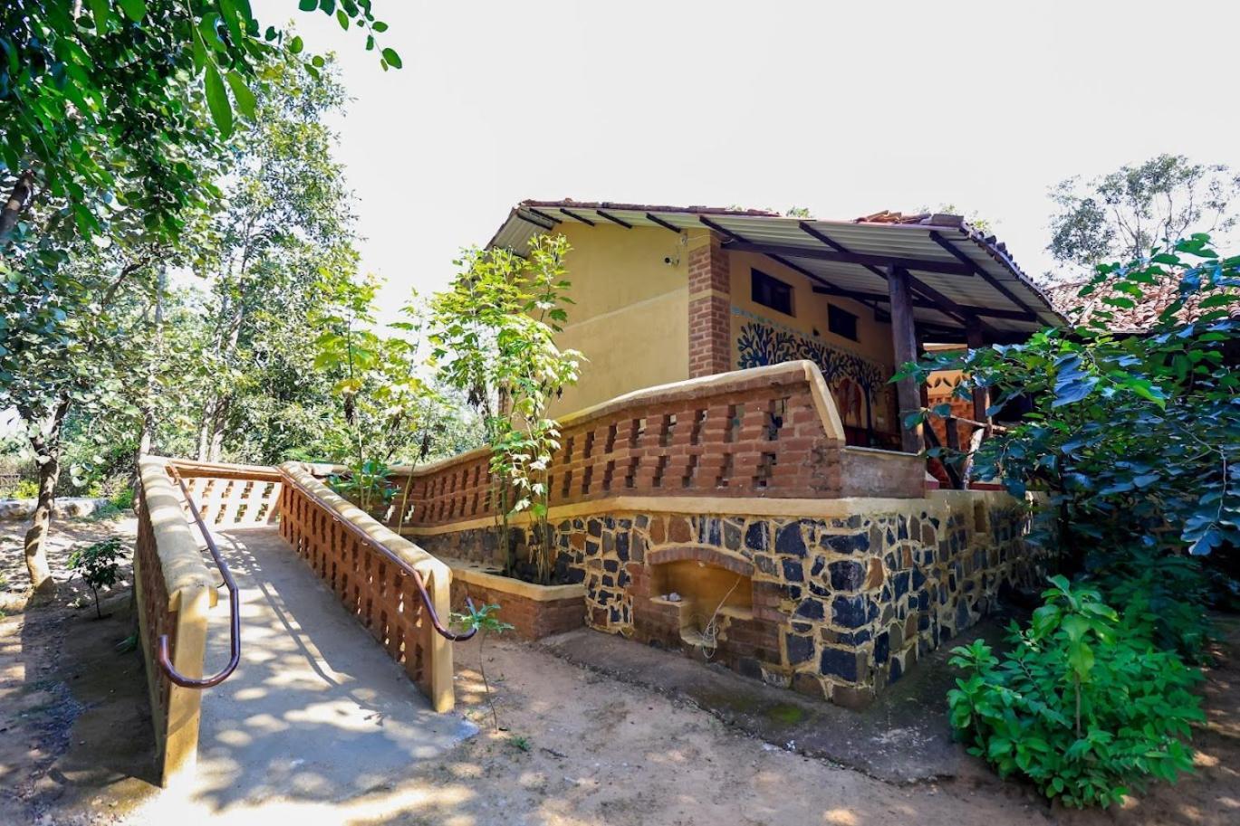 Surwahi Social Ecoestate Kānha Exterior foto